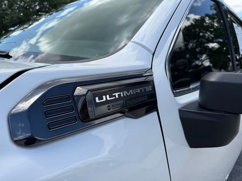 Used 2024 GMC Sierra 2500 Denali Ultimate image 12