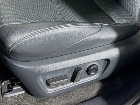 Certified 2025 Toyota 4Runner TRD Off-Road Premium image 18