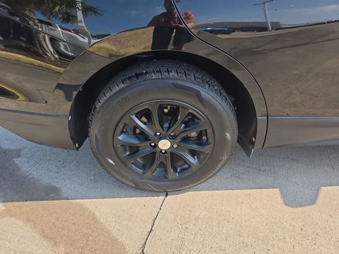 Used 2020 Chevrolet Equinox LS FWD image 15