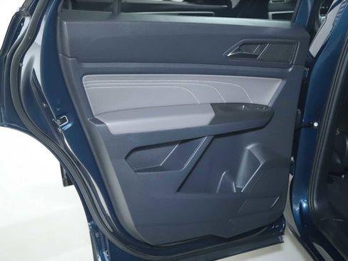 Used 2022 Volkswagen Atlas Cross Sport SE image 13