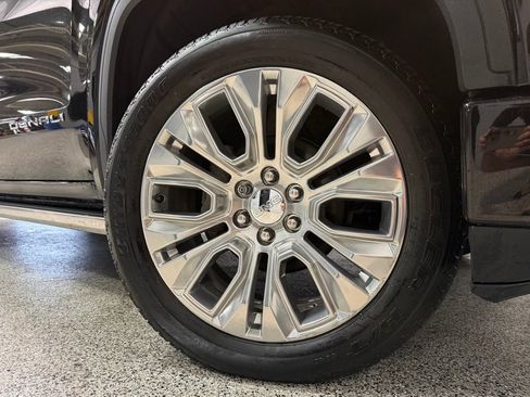 Used 2021 GMC Sierra 1500 Denali w/ Denali Ultimate Package AWD/4WD image 8