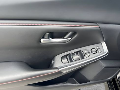 Used 2025 Nissan Sentra SR FWD image 15