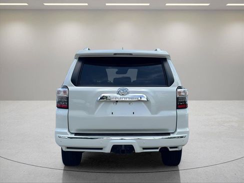 Used 2022 Toyota 4Runner Limited AWD/4WD image 4