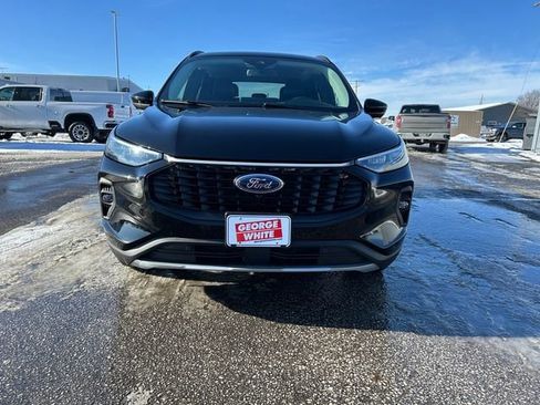 Used 2024 Ford Escape Platinum image 9