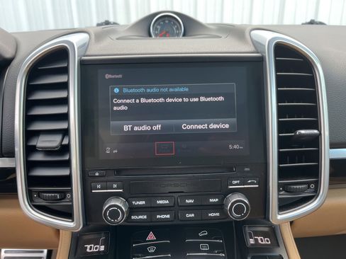 Used 2018 Porsche Cayenne S w/ Premium Package Plus AWD/4WD image 24