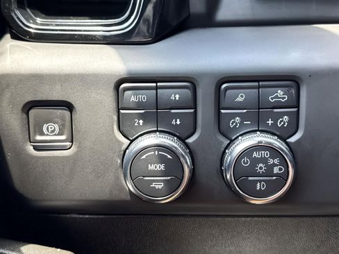 Used 2024 GMC Sierra 2500 AT4 w/ AT4 Premium Plus Package image 18