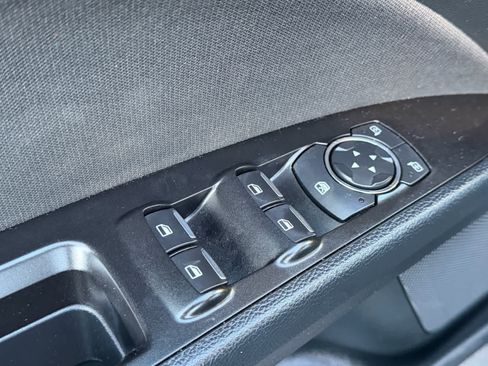 Used 2017 Ford Fusion SE w/ Fusion SE Technology Package image 20