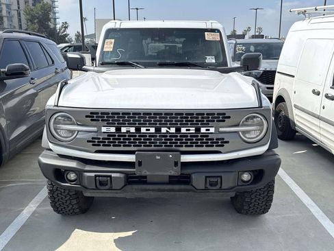 Used 2025 Ford Bronco Badlands image 10