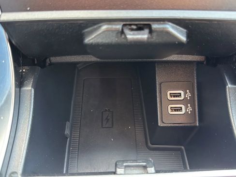 Used 2019 Ford Edge Titanium w/ Equipment Group 301A AWD/4WD image 19