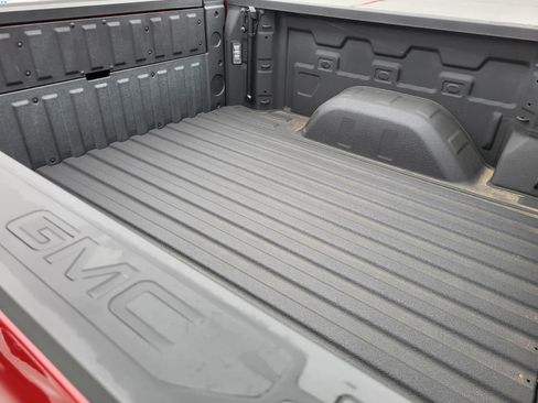 Used 2025 GMC Sierra 1500 AT4 w/ AT4 Premium Package AWD/4WD image 7