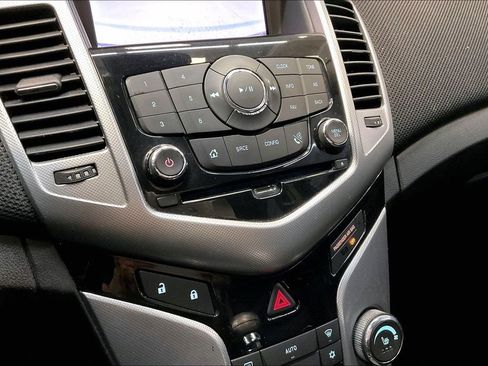 Used 2013 Chevrolet Cruze LTZ image 17