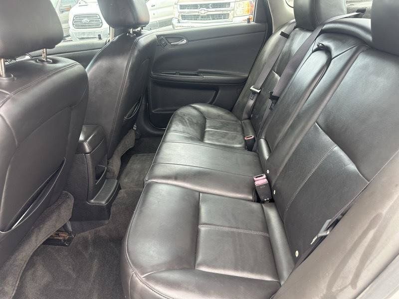 Used 2012 Chevrolet Impala LTZ FWD image 14