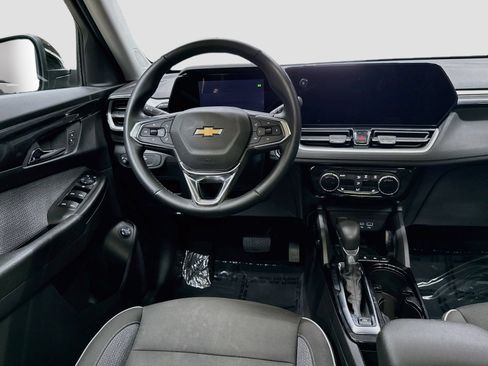 Used 2024 Chevrolet TrailBlazer LT w/ Convenience Package AWD/4WD image 25