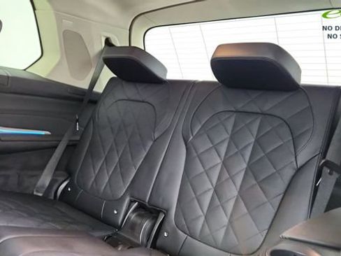 Used 2025 BMW X7 xDrive40i AWD/4WD image 31