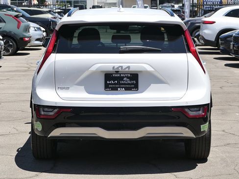 Used 2023 Kia Niro Wave FWD image 4