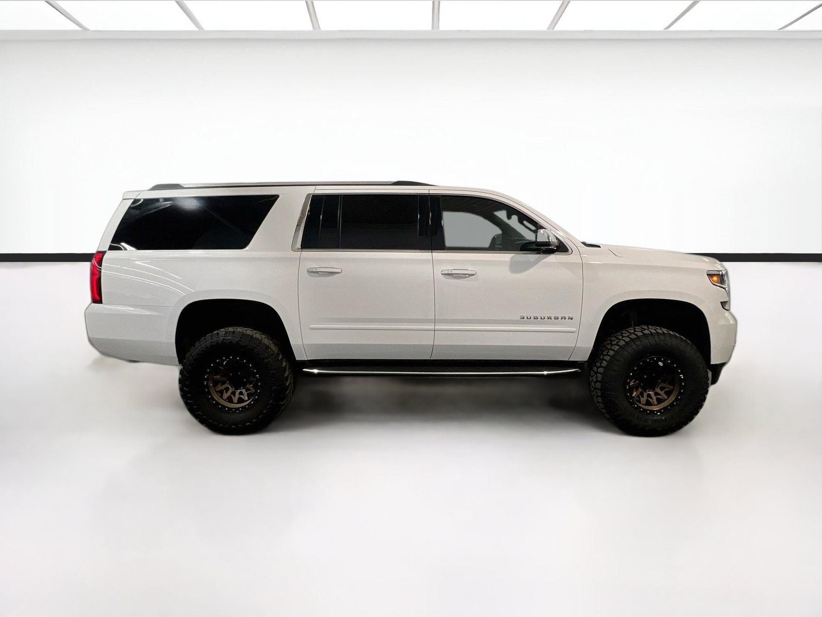 Used 2017 Chevrolet Suburban Premier AWD/4WD image 27