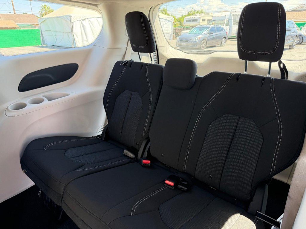 Used 2020 Chrysler Voyager LX FWD image 45