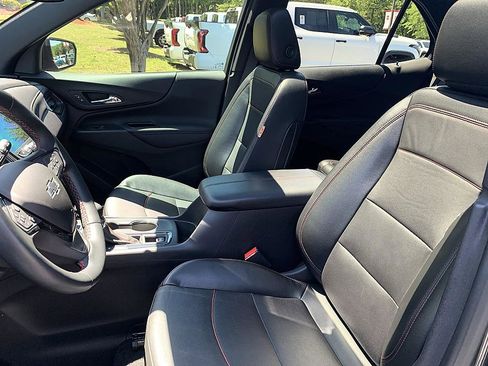 Used 2023 Chevrolet Equinox RS w/ RS Leather Package FWD image 10