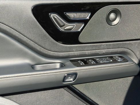 New 2026 Lincoln Aviator Reserve AWD/4WD image 13