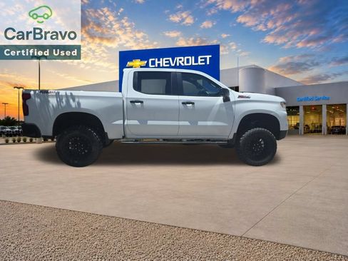 Used 2025 Chevrolet Silverado 1500 LT Trail Boss w/ Convenience Package II AWD/4WD image 5
