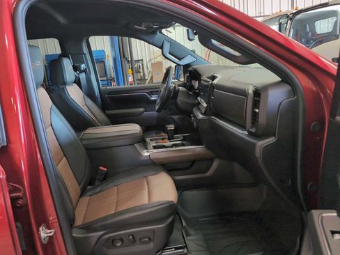 Used 2025 Chevrolet Silverado 1500 High Country image 28