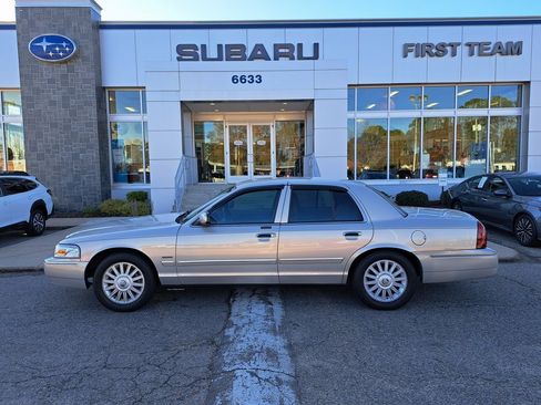 Used 2009 Mercury Grand Marquis LS image 3