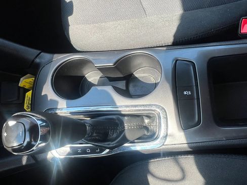 Used 2018 Chevrolet Cruze LT FWD image 24