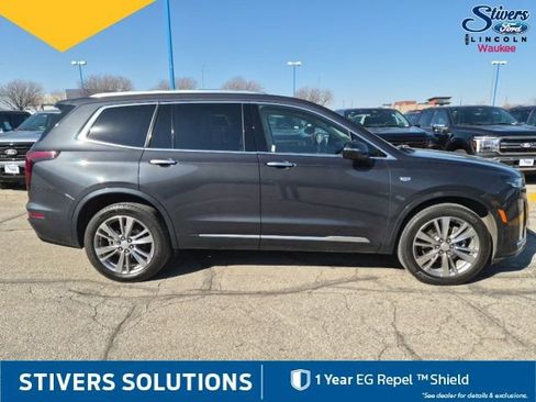 Used 2023 Cadillac XT6 Premium Luxury w/ Technology Package image 4