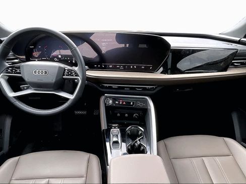 Certified 2025 Audi Q5 Premium w/ Convenience Package AWD/4WD image 13