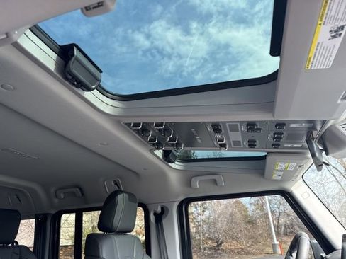 Used 2024 INEOS Grenadier Fieldmaster Edition AWD/4WD image 36