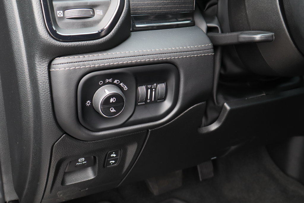 Used 2024 RAM 1500 Limited AWD/4WD image 13