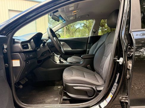 Used 2019 Kia Niro LX FWD image 9