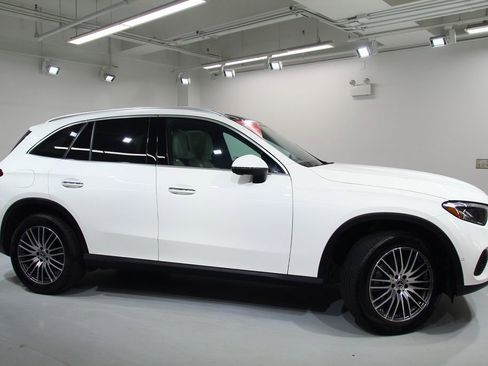 Certified 2025 Mercedes-Benz GLC 300 4MATIC image 13