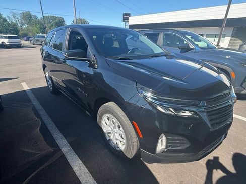 Used 2022 Chevrolet Equinox LT AWD/4WD image 1