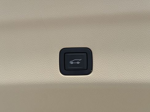 Certified 2024 Cadillac Escalade ESV Premium Luxury w/ Performance Package image 10