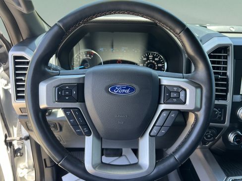Used 2020 Ford F150 Platinum w/ Equipment Group 701A Luxury AWD/4WD image 10