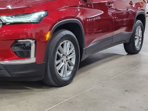 Used 2023 Chevrolet Traverse LT FWD image 17