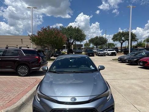 Used 2024 Toyota Corolla SE FWD image 3