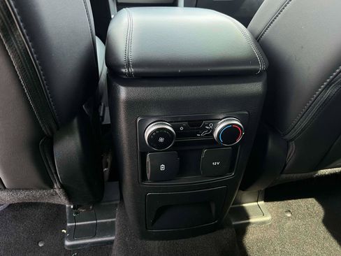 Used 2024 Ford Explorer XLT w/ Equipment Group 202A AWD/4WD image 28