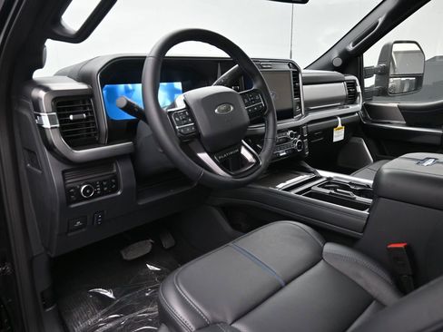 New 2026 Ford F250 Platinum w/ FX4 Off-Road Package image 19