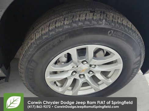 Used 2024 Chevrolet Suburban LT image 26