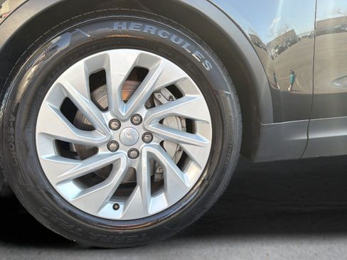 Used 2025 Land Rover Discovery S AWD/4WD image 14