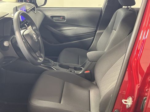 Used 2025 Toyota Corolla LE image 13