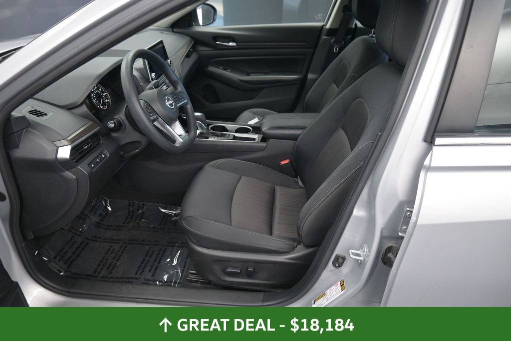 Used 2024 Nissan Altima 2.5 SV FWD image 27