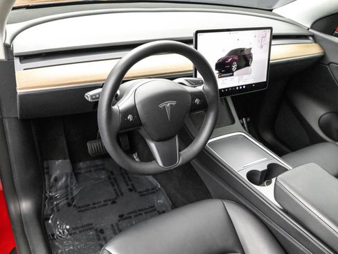 Used 2022 Tesla Model Y Long Range image 4