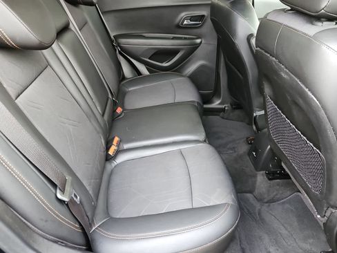 Used 2020 Chevrolet Trax LT w/ Sun & Sound Package image 20