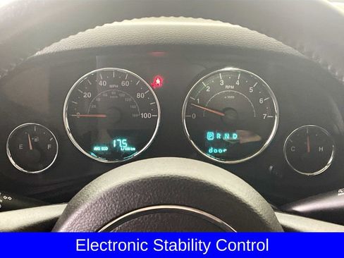 Used 2016 Jeep Wrangler Unlimited Sahara image 14