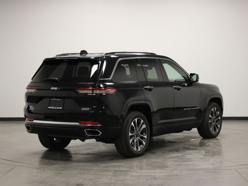 Used 2023 Jeep Grand Cherokee Overland w/ Advanced Protech Group III AWD/4WD image 8