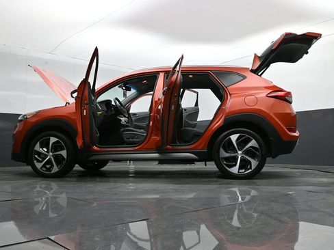 Used 2017 Hyundai Tucson Limited AWD/4WD image 32