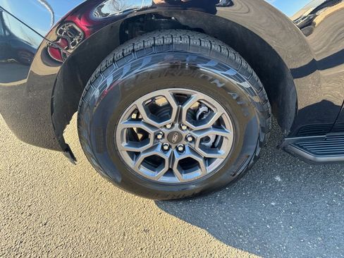 Certified 2025 Ford Expedition Active image 9